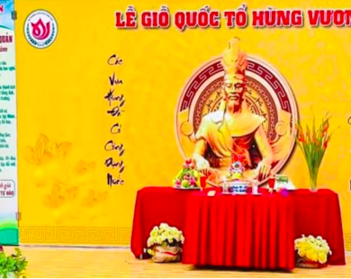 Trường trung học phổ thông Hoa Sen cơ sở III long trọng tổ chức lễ giỗ tổ Hùng Vương