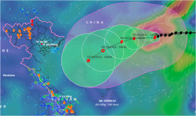 Bão số 4 bất ngờ mạnh thêm trên Biển Đông