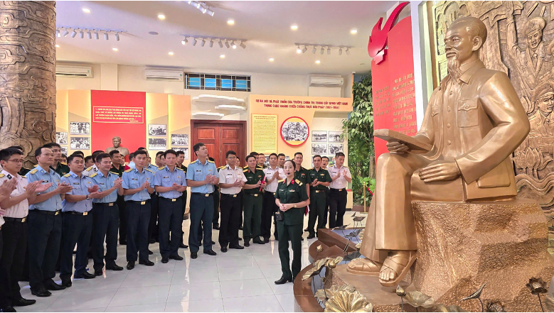 Đổi mới nội dung và phương pháp giáo dục truyền thống của Đảng cho đảng viên trẻ tại Học viện Chính trị hiện nay