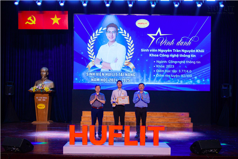 Giữ được sự ổn định trong học tập: Hành trình 2 năm liên tiếp đạt học bổng của một sinh viên HUFLIT